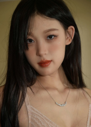 艾鲤(艾鯉)个人资料照片